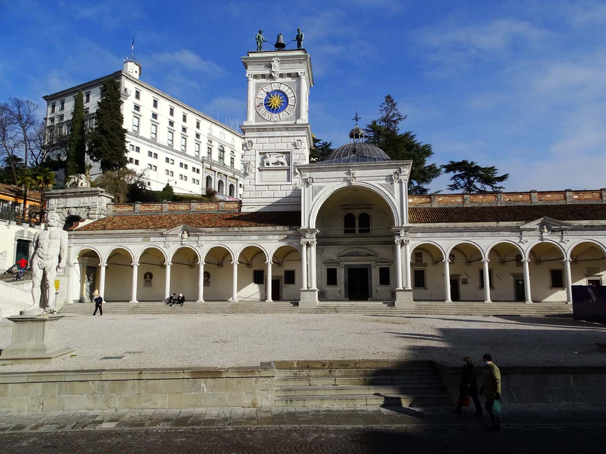 Udine-cose-da-vedere-Piazza-Liberta